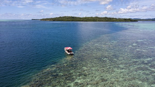 Diving ship at the outer reef