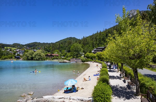 Bathing beach on the lake promenade