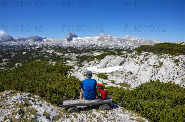 Hikers on the Heilbronn circular hiking trail