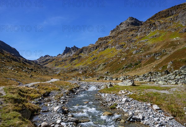 Hiking trail into the Klostertal along the Klostertaler Bach