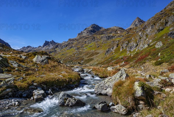 Hiking trail into the Klostertal along the Klostertaler Bach