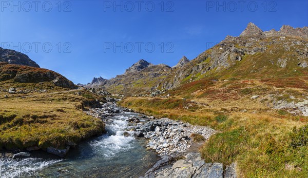 Hiking trail into the Klostertal along the Klostertaler Bach