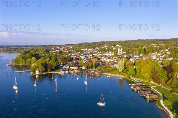 Brahmspromenade and boat houses