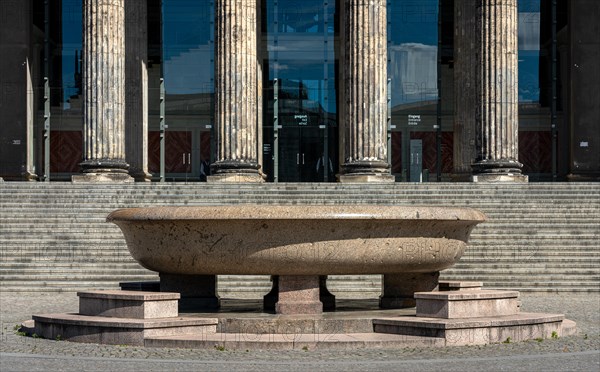 Granite bowl in the pleasure garden also called Biedermeier wonder of the world