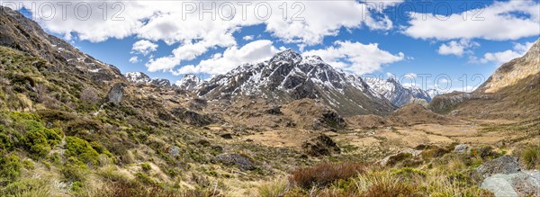 Mountain landscape below Lake Harris