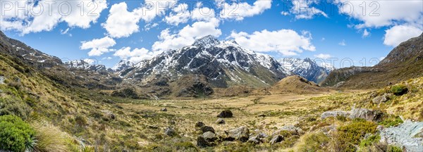 Mountain landscape below Lake Harris