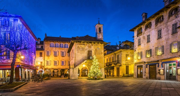 Piazza Motta with the Palazzo Comunale