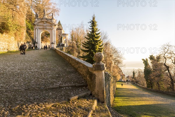 Pilgrimage route with Arco di Sant'Ambrogio