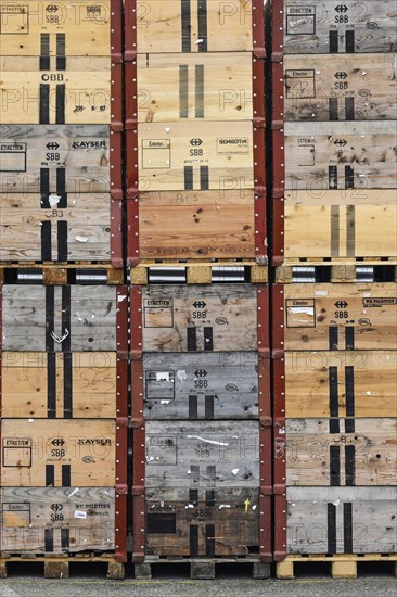 Stacked SBB pallet frames
