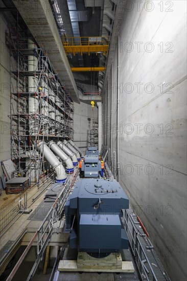 Engine installation in Oberhausen pumping station