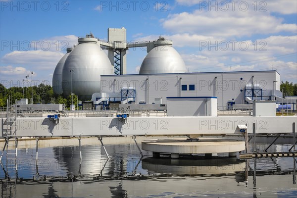 Wastewater treatment in the new sewage treatment plant Emschermuendung KLEM