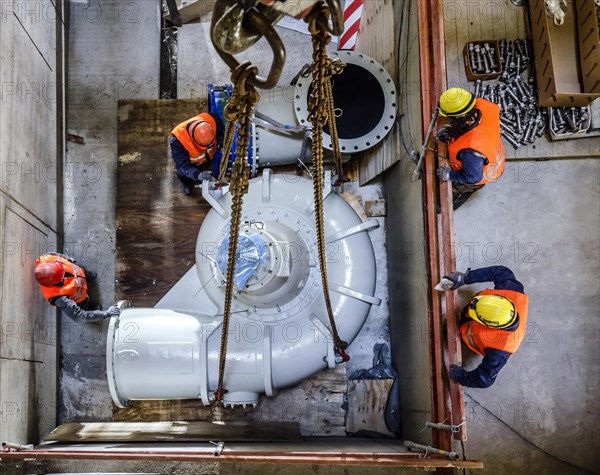 Installation of wastewater pumps in the new pumping station Oberhausen