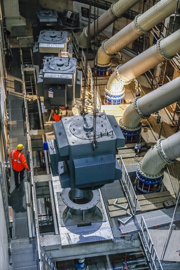 Engine installation in Oberhausen pumping station