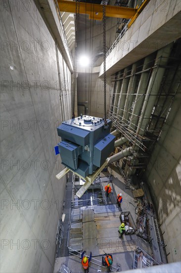 Engine installation in Oberhausen pumping station