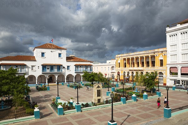 Parque Cespedes with the town hall on the left and the nineteenth-century building of the Casa de la Cultura on the right