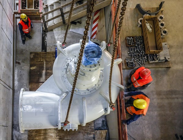 Installation of wastewater pumps in the new pumping station Oberhausen