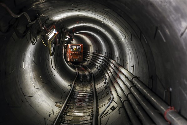 Tunnel railway