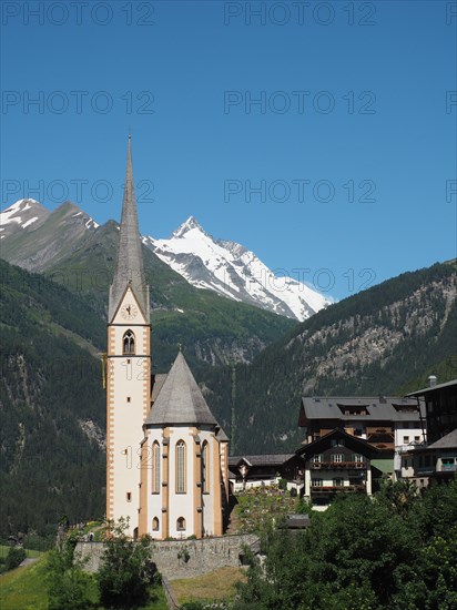 Pilgrimage church St. Vinzenz with Grossglockner