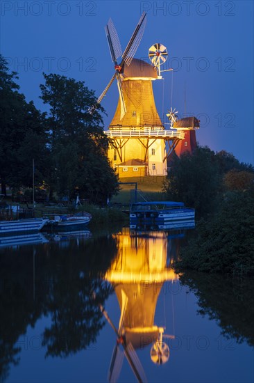 Illuminated Greetsiel twin mills