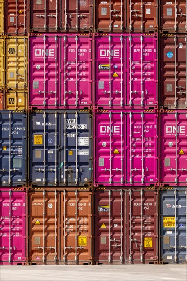 Freight containers at the container terminal at Westhafen Regensburg