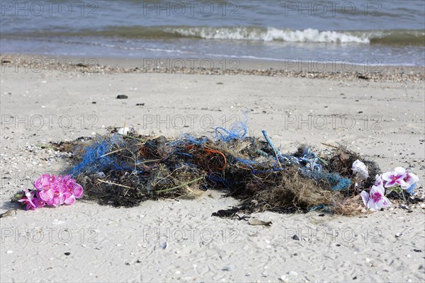 Plastic garbage on the beach of the uninhabited North Sea island Minsener Oog