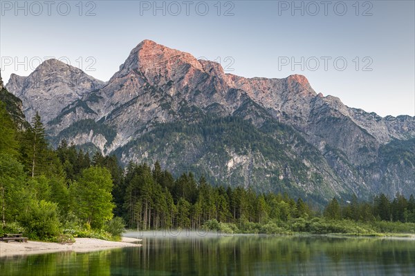 Almsee with Totem Gebirge