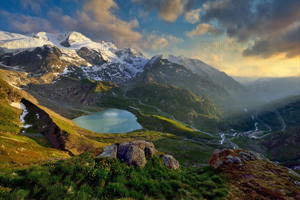 Evening mood at the Sustenpass with Steisee and Gadmental