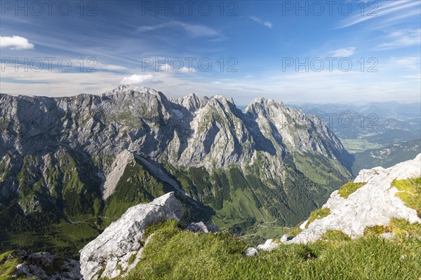 View from Schneibstein to Hohen Goell and the Salzburger Land