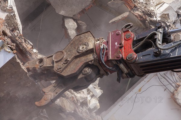 Demolition shears