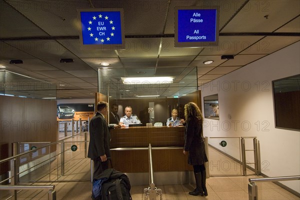 Passport control, Hamburg Airport