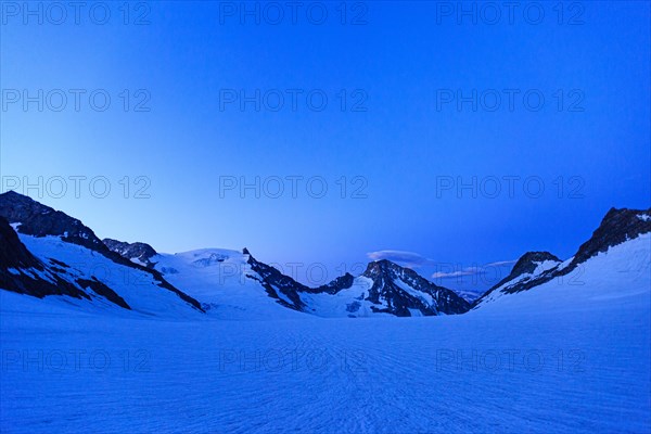 Morning atmosphere on the Studergletscher