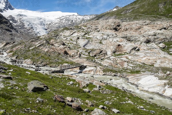 Mountain landscape with glacier Schlatenkees