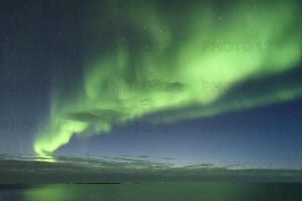 Northern lights at Uttakleiv Beach