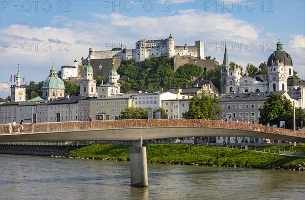 Lovely castles on the Makartsteg above the Salzach