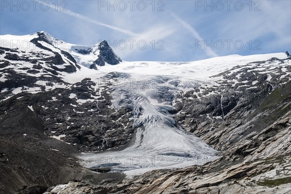 Mountain landscape with glacier Schlatenkees