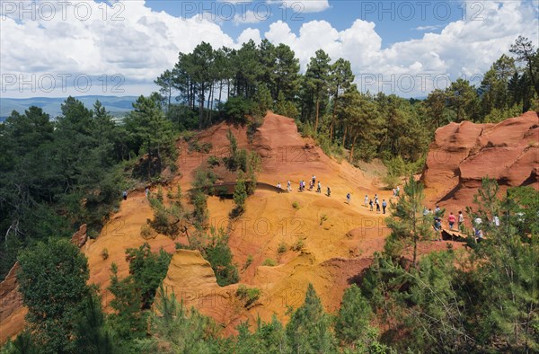 Tourists on the ochre trail