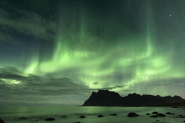 Northern lights at Uttakleiv Beach