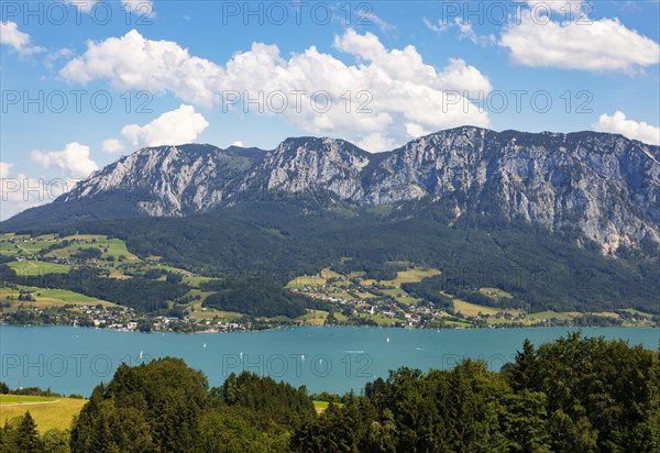 Steinbach am Attersee with Hoellengebirge