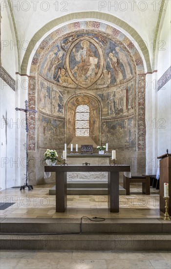 Choir and apse with frescoes