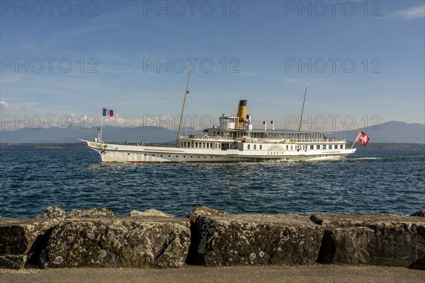 Paddle steamer Savoie on Lake Geneva