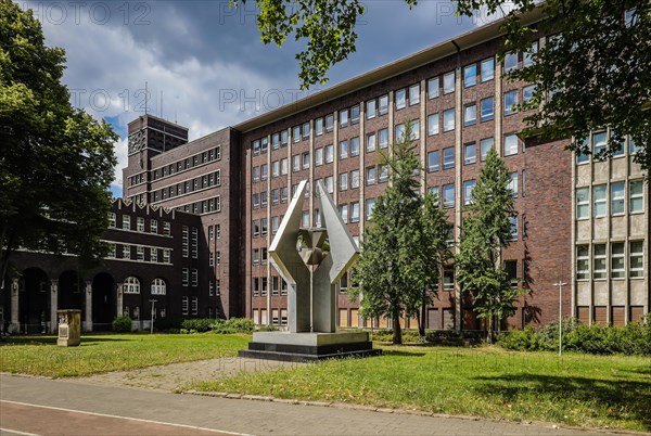 City Hall and aluminium-stainless steel sculpture Adamas by Guenter A. Steinmann