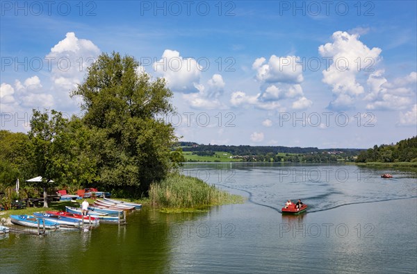 Boat rental at Lake Tachingen near Tettenhausen