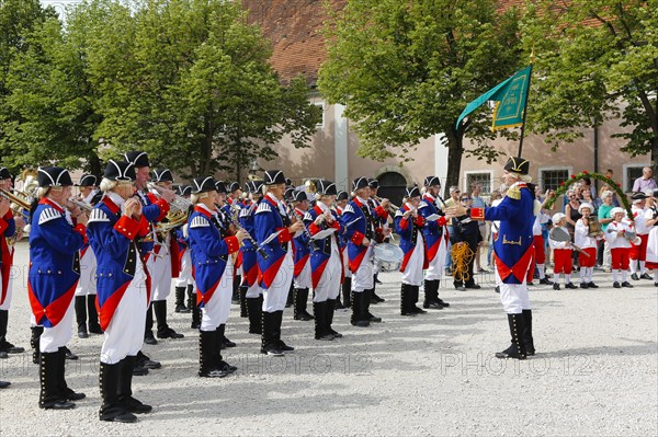 Ulmer Binder Dance in the monastery yard in Wiblingen