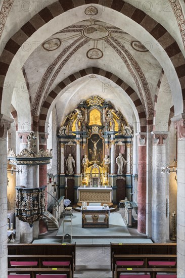 Nave and choir with baroque altar