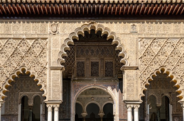 Arches in the Patio de las Doncellas