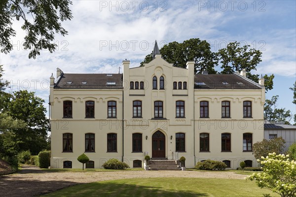 Historical manor house of Buelow