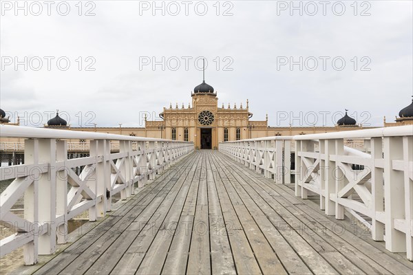 Long wooden bridge to Kallbadhuset Varberg