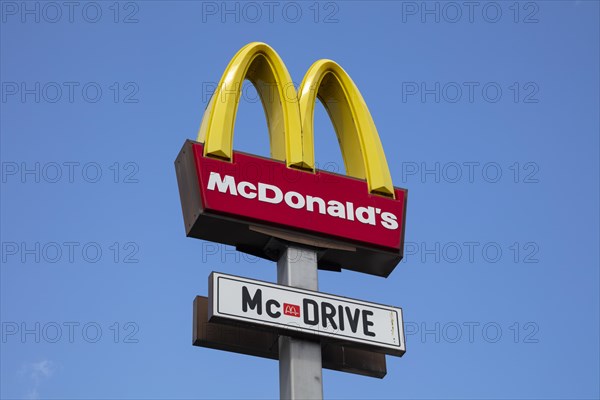 Sign McDonald's McDrive