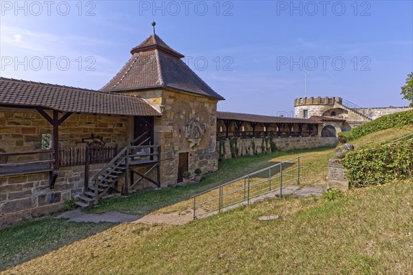 Battlement with fortified defence tower