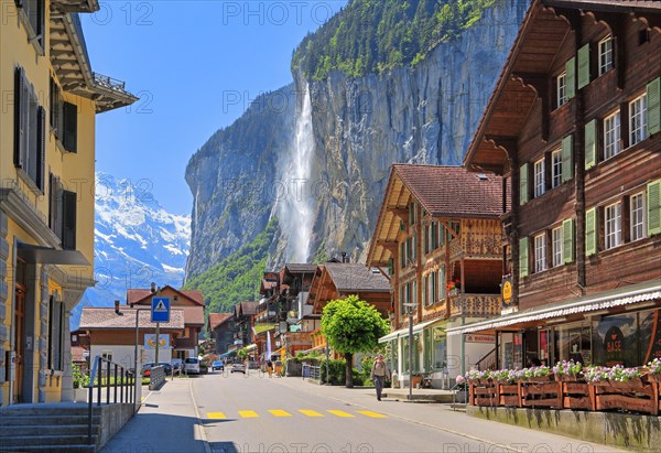 Village view with Staubbach Falls